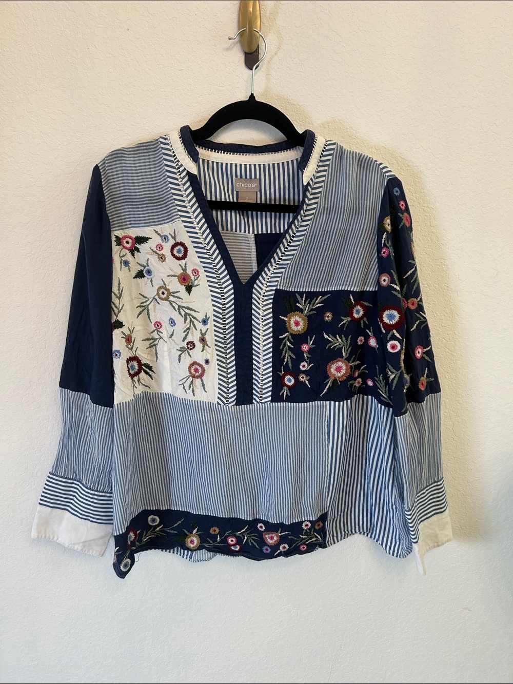 Chico's Navy & Cream Floral Embroidered Patchwork V-Neck Tunic mix media 12/14